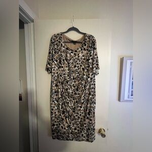 Connected Apparel Black and White Sheath Dress Scoop Neck Short Sleeve